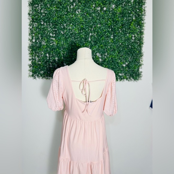 BCBG Paris Women's Knit Eyelet Puff Sleeve Tiered Dress Light Pink Size Medium - Picture 5 of 11